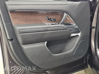 2025 Land Rover Range Rover SE – miniatura 9