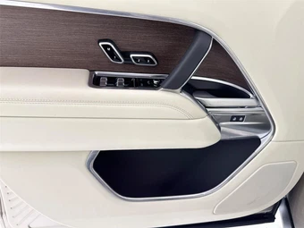 2025 Land Rover Range Rover SE - miniatura 12