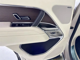 2025 Land Rover Range Rover SE - miniatura 24