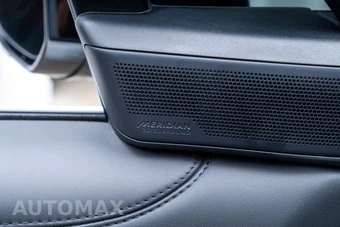 2025 Land Rover Range Rover SE - miniatura 16