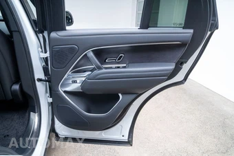 2025 Land Rover Range Rover SE - miniatura 23