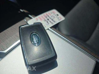 2025 Land Rover Range Rover SE – miniatura 9