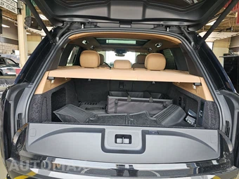2025 Land Rover Range Rover SE – miniatura 16