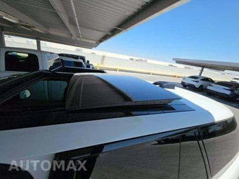 2025 Land Rover Range Rover SE – miniatura 13