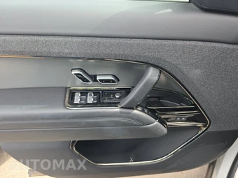 2025 Land Rover Range Rover Sport SE - miniatura 9
