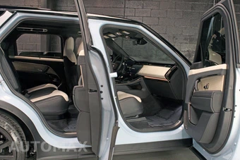 2025 Land Rover Range Rover Sport SV Edition Two – miniatura 37