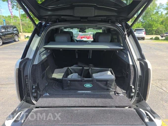 2025 Land Rover Range Rover SV – miniatura 11