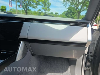 2025 Land Rover Range Rover SV – miniatura 16