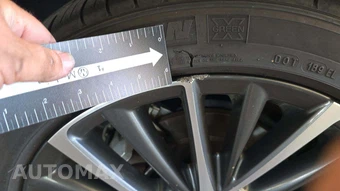 2025 Lexus ES 300h – miniatura 30