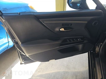2025 Lexus ES 300h – miniatura 9