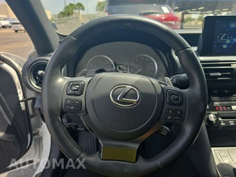 2025 Lexus IS 300 – miniatura 10