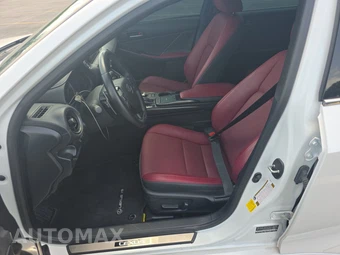 2025 Lexus IS 300 – miniatura 7