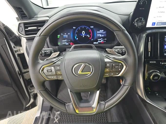 2025 Lexus LX 600 Luxury - miniatura 10