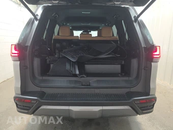 2025 Lexus LX 700h Luxury - miniatura 17