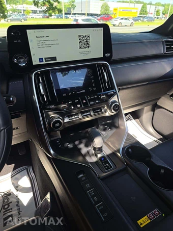 2025 Lexus LX 700h Luxury – miniatura 10