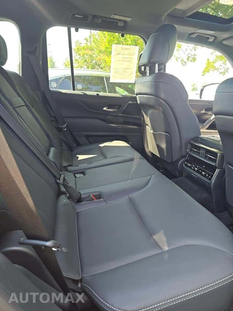 2025 Lexus LX 700h Luxury – miniatura 17