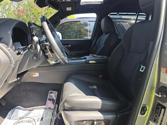 2025 Lexus LX 700h Luxury – miniatura 6