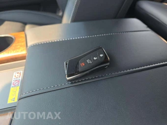 2025 Lexus LX 700h Luxury - miniatura 8