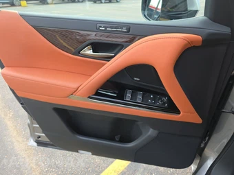 2025 Lexus LX 700h Ultra Luxury - miniatura 9