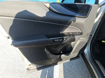 2025 Lexus NX 250 – miniatura 9