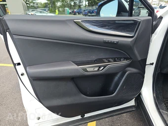 2025 Lexus NX 450h+ - miniatura 15
