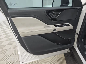 2025 Lincoln Aviator Premiere – miniatura 9