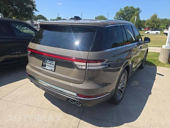 2025 Lincoln Aviator Reserve - miniatura 3