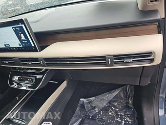 2025 Lincoln Corsair Plug-In Hybrid Grand Touring - miniatura 19