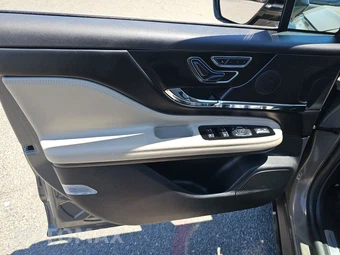 2025 Lincoln Corsair Plug-In Hybrid Grand Touring - miniatura 9