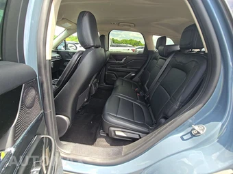 2025 Lincoln Corsair Premiere - miniatura 9
