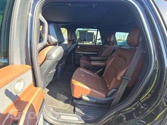 2025 Lincoln Navigator Reserve - miniatura 13