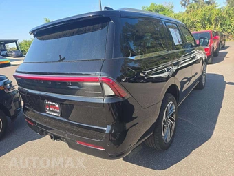 2025 Lincoln Navigator Reserve - miniatura 3
