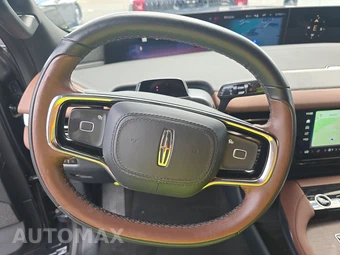 2025 Lincoln Navigator Reserve - miniatura 10