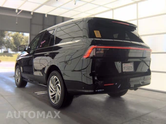 2025 Lincoln Navigator Reserve - miniatura 2