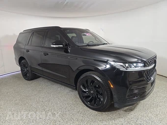 2025 Lincoln Navigator Reserve - miniatura 3