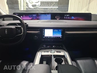 2025 Lincoln Navigator Reserve - miniatura 8