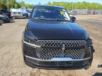 2025 Lincoln Navigator Reserve - miniatura 2