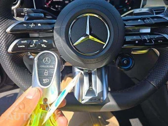 2025 Mercedes-Benz AMG C 43 4MATIC - miniatura 9