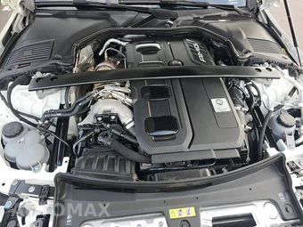2025 Mercedes-Benz AMG C 43 4MATIC – miniatura 15