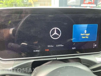 2025 Mercedes-Benz AMG C 43 4MATIC - miniatura 9