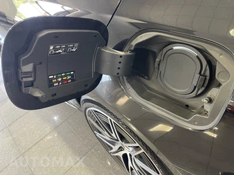 2025 Mercedes-Benz AMG C 63 S E Performance - miniatura 48