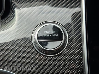 2025 Mercedes-Benz AMG C 63 S E Performance - miniatura 22
