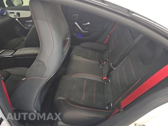 2025 Mercedes-Benz AMG CLA 35 4MATIC - miniatura 13