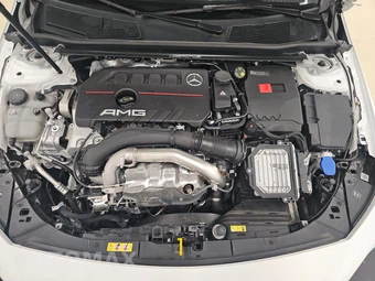 2025 Mercedes-Benz AMG CLA 35 4MATIC - miniatura 15