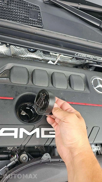 2025 Mercedes-Benz AMG CLA 35 4MATIC - miniatura 21