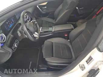 2025 Mercedes-Benz AMG CLA 35 4MATIC - miniatura 7