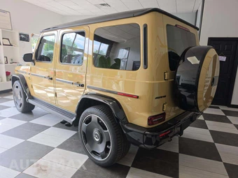2025 Mercedes-Benz AMG G 63 4MATIC – miniatura 2