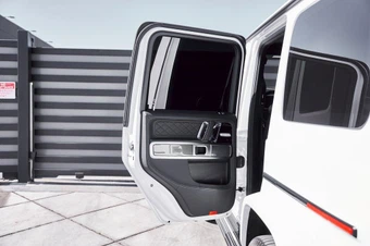 2025 Mercedes-Benz AMG G 63 4MATIC - miniatura 29