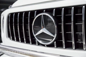 2025 Mercedes-Benz AMG G 63 4MATIC - miniatura 8
