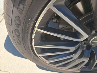 2025 Mercedes-Benz AMG G 63 4MATIC - miniatura 18